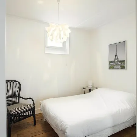 Apartment Orsel Paris