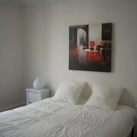Apartment Orsel Paris